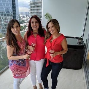 Meet your Posher, Carolina